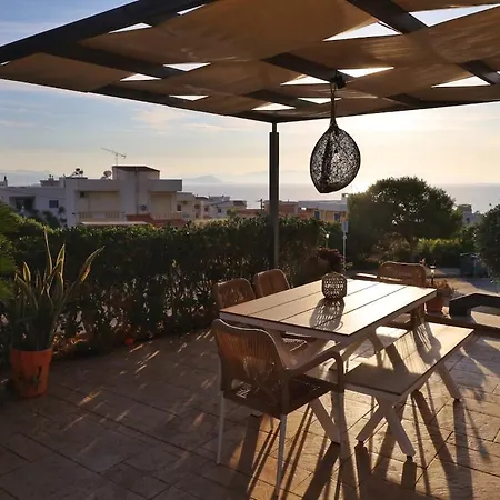 Tom House * La Canea