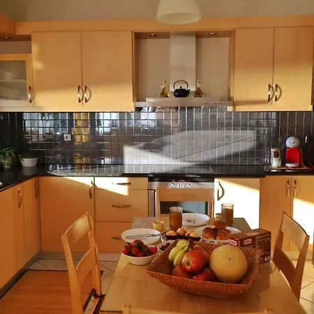 Tom House * La Canea